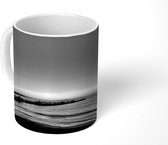 Mok - De kust en de pier van Santa Cruz Californië - zwart wit - 350 ML - Beker