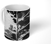Mok - blad met kleurverschil - zwart wit - 350 ML - Beker