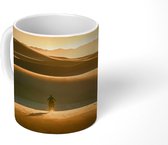 Mok - Man op kameel en laaghangende zon in de Gobi woestijn - 350 ML - Beker