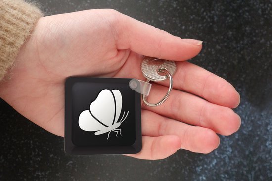 Porte-clés Animaux illustration fond noir - Une illustration d'un papillon sur fond noir Porte-clés plastique - Porte-clés carré avec photo