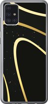 Geschikt voor Samsung Galaxy A52 5G hoesje - Gouden golven op een zwarte achtergrond - Siliconen Telefoonhoesje