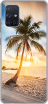 Geschikt voor Samsung Galaxy A51 hoesje - Zonsondergang - Strand - Palmboom - Siliconen Telefoonhoesje