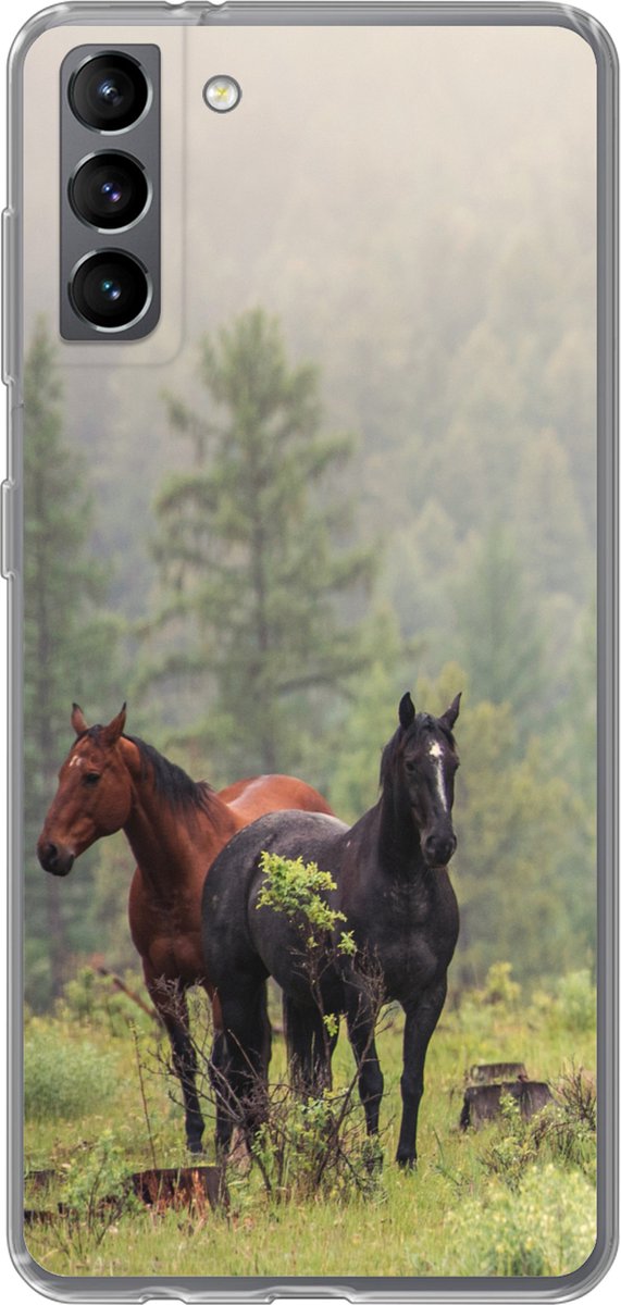 Telefoonhoesje Geschikt voor Samsung Galaxy S21 Plus hoesje - Paarden - Bos - Mist - Siliconen Telefoonhoesje Telefoonhoesje