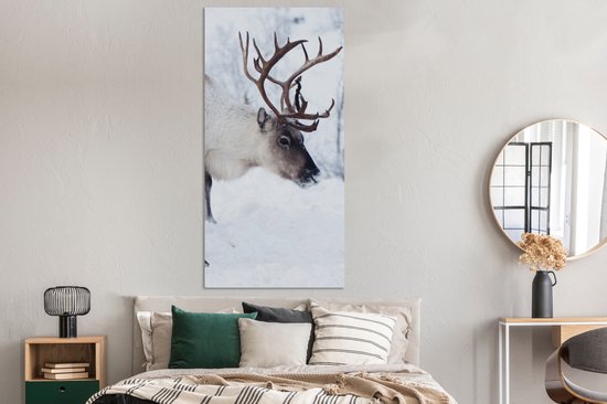 Tableau sur toile Une image de Noël de rennes sur les routes du Kilpisjarvi finlandais - 80x160 cm - Décoration murale