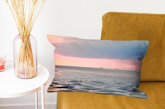 Sierkussen Mer des Wadden pour l'intérieur - La mer des Wadden calme au coucher du soleil - 50x30 cm - Coussin intérieur rectangulaire en coton