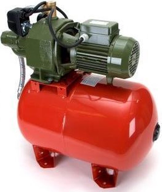 Waterpomp met rode tank en groene motor.