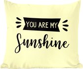 Sierkussen - Quote You Are My Sunshine Met Een Gele Achtergrond