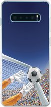 Geschikt voor Samsung Galaxy S10 Plus hoesje - Een illustratie van een keeper die de voetbal tegenhoudt - Jongetje - Meisjes - Kind - Siliconen Telefoonhoesje