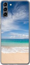 Geschikt voor Samsung Galaxy S21 Plus hoesje - Een tropisch strand op Hawaii waar de golven aanspoelen op - Siliconen Telefoonhoesje
