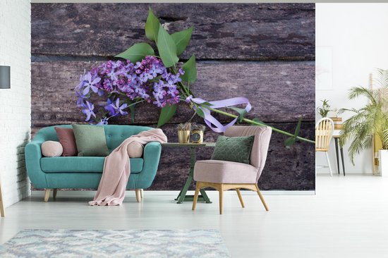 Bouquet de lilas violets sur table en bois papier peint photo 330x220 cm - Tirage photo sur papier peint