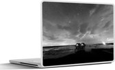 Laptop sticker - 10.1 inch - Hut onder sterrenhemel - zwart wit - 25x18cm - Laptopstickers - Laptop skin - Cover