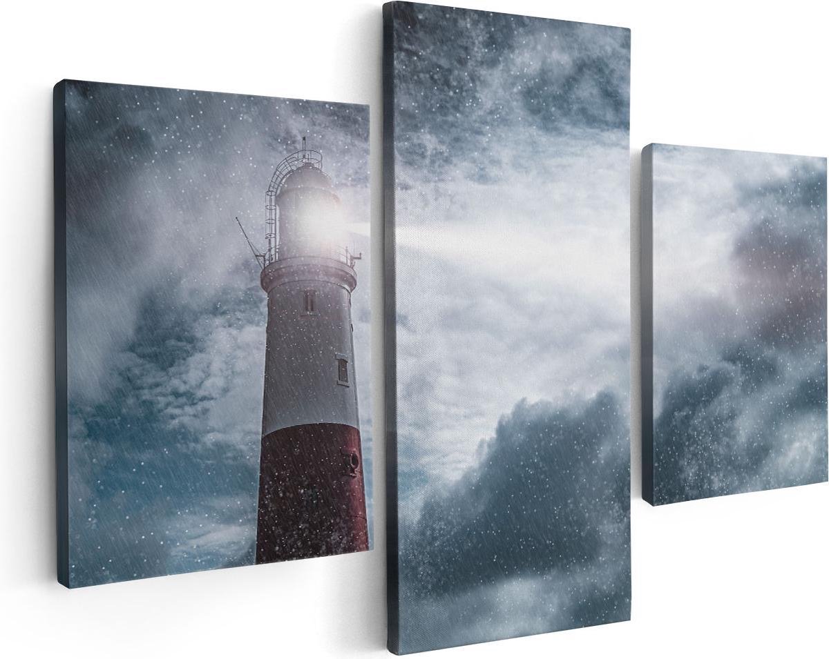 Artaza Canvas Schilderij Drieluik Vuurtoren tijdens de Regen Storm - 90x60 - Foto Op Canva