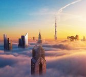 Panoramisch zicht op een met wolken bedekte Dubai-skyline - Fotobehang (in banen) - 450 x 260 cm