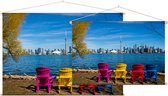 Fleurige stoeltjes met zicht op de skyline van Toronto - Foto op Textielposter - 120 x 80 cm