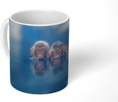 Mok - Japanse sneeuwapen badend in blauw water - 350 ML - Beker
