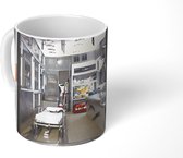 Mok - Koffiemok - Ambulance met open deuren - Mokken - 350 ML - Beker - Koffiemokken - Theemok