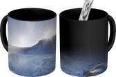 Magische Mok - Foto op Warmte Mok - De zon schijnt net boven de bergen over de Gullfoss waterval heen - 350 ML