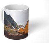 Mok - Oranje fabriek op de Lofoten - 350 ML - Beker