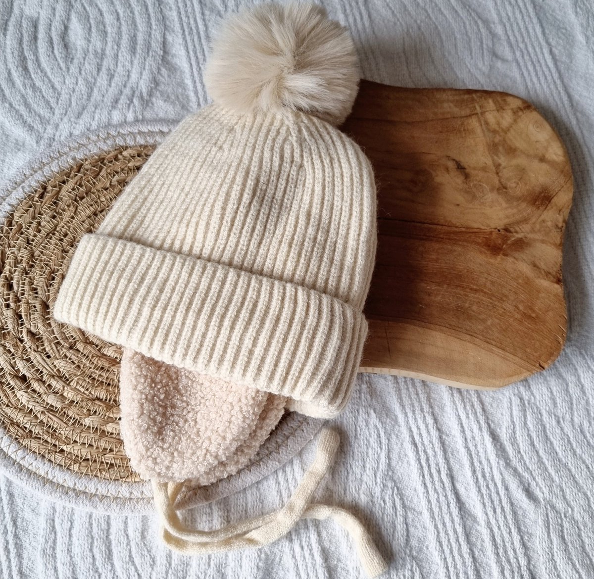 Baby Winter Muts Met Oorwarmers en Pompon - Beige en Baby Wanten Met Teddy Beertje - Zand