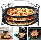 Cheqo® Pizzabakset - 4 Delig - Met Bakplaten en Standaard - Ø32 cm - Non-Stick Coating - Voor Oven en Magnetron - RVS - Chroom - Vaatwasserbestendig - Pizza Bakplaat - Pizzarek - Pizza Oven