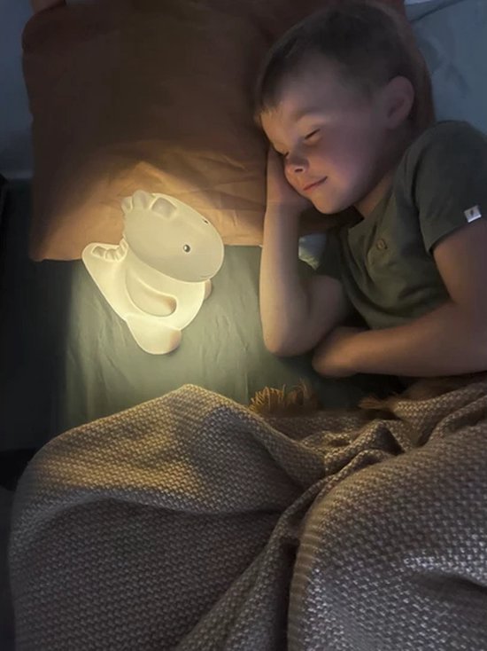 Atelier Pierre Jéroom Dino nachtlamp H20cm sage van Atelier Pierre — afbeelding 3