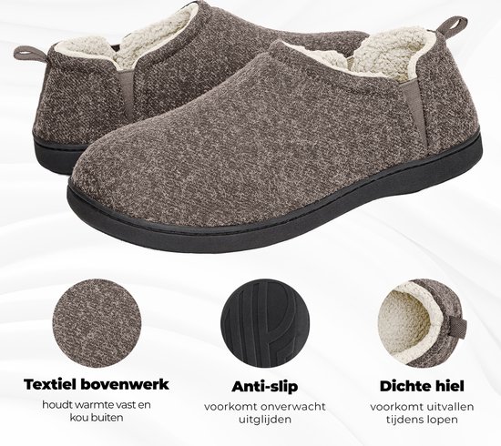 Pantoufles grises avec doublure intérieure en peluche blanche. Détails : "Dessus textile", "Antidérapant", "Talon renforcé".