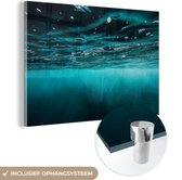 MuchoWow® Glasschilderij 90x60 cm - Schilderij acrylglas - Zee - Onderwater - Blauw - Foto op glas - Schilderijen