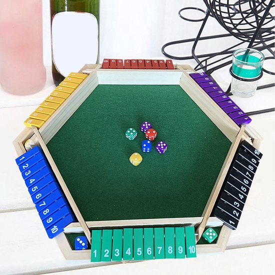 Houten shut the box spel met groen speelveld, paarse, blauwe, gele, rode, groene en zwarte schuifjes genummerd 1-10. Vijf dobbelstenen.