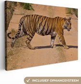 Bengal Tiger Crossing Canvas 60x40 cm - Tirage photo sur toile (Décoration murale salon / chambre) / Peintures sur toile Animaux