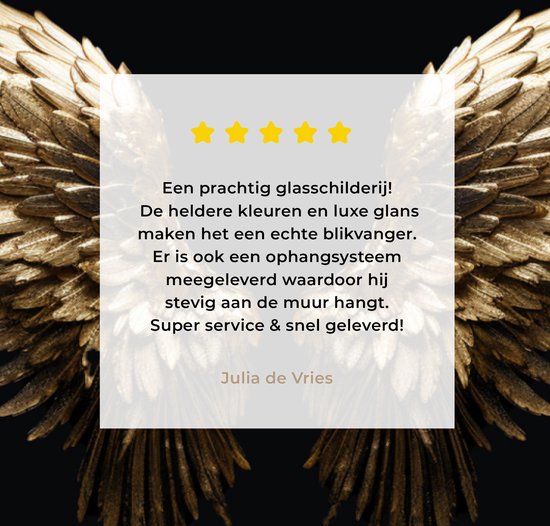 Close-up van gouden engelenvleugels met een review in het midden.