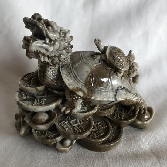 Feng Shui de draken-schildpad met baby (13x9x11cm) brengt acht soorten geluk, maar vooral rijkdom. grijsbruin