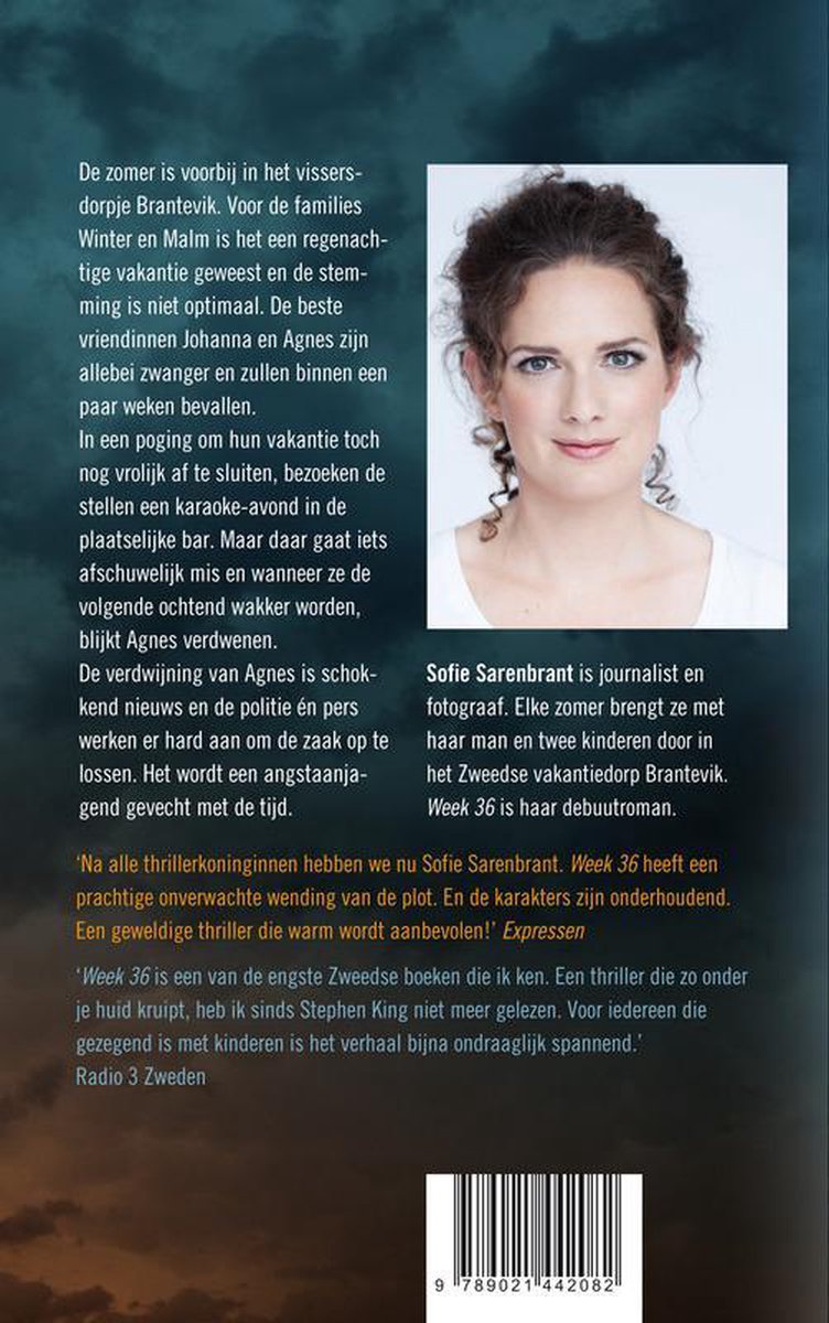 Boekomslag 'Week 36' van Sofie Sarenbrant. Achterkant met tekst en een portret van de auteur.