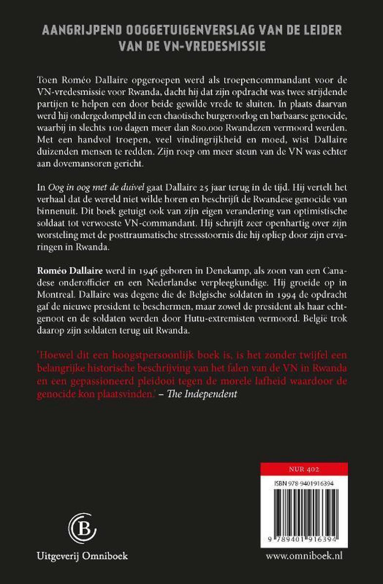 Boekcover met tekst "AANGRIJPEND OOGGETUIGENVERSLAG VAN DE LEIDER VAN DE VN-VREDEMISSIE" en "OOG IN OOG MET DE DUIVEL".