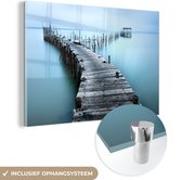 Glasschilderij - Steiger - Water - Zee - Blauw - Foto op glas - Muurdecoratie - 90x60 cm - Schilderij glas