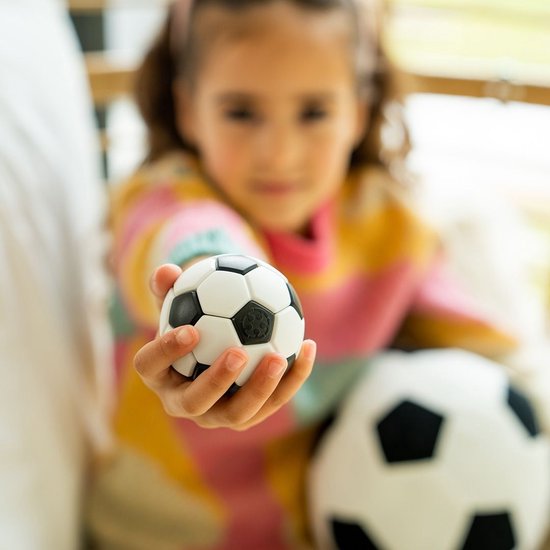 SmartGames Plug & Play Ball - 3D Voetbal Puzzel & Fidget Toy - Compact Logisch Denkspel - IQ Breinbreker - Vanaf 6 Jaar