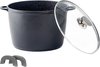 Zwarte soeppan met marmeren coating en glazen deksel.