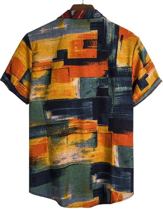 Achterkant van een kortemouwen overhemd met abstracte print in geel, oranje, groen en donkerblauw.