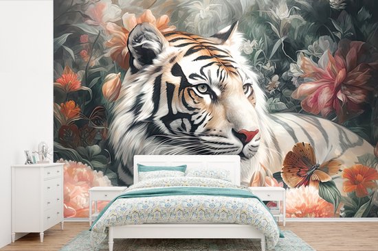 Behang - Fotobehang Tijger - Wilde dieren - Bloemen - Jungle - Breedte 450 cm x hoogte 300 cm