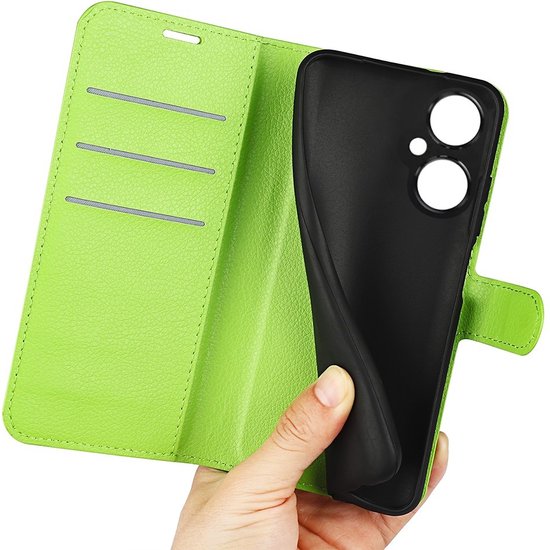Groen telefoonhoesje open met kaarthouders en telefoonhouder.