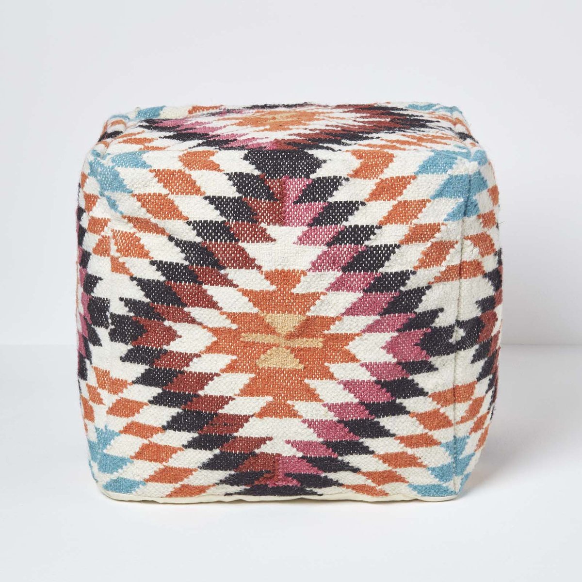 Homescapes Poef in boho-look, roze en oranje kilim-voetenbank Manila, wit vloerkussen voor woonkamer of slaapkamer, van wol en katoen in retrostijl, 43 x 43 x 43 cm Multi