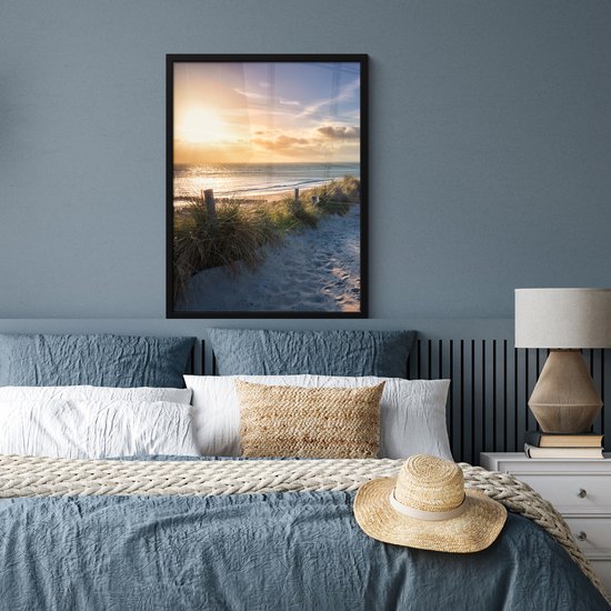 PosterMonkey - Affiche encadrée - Cadre photo - Plage - Mer - Dune - Banc - Cadre affiche - Affiche - Décoration murale - Tableau avec cadre - Cadre - 60x80 cm - Affiche plage - Cadre affiche