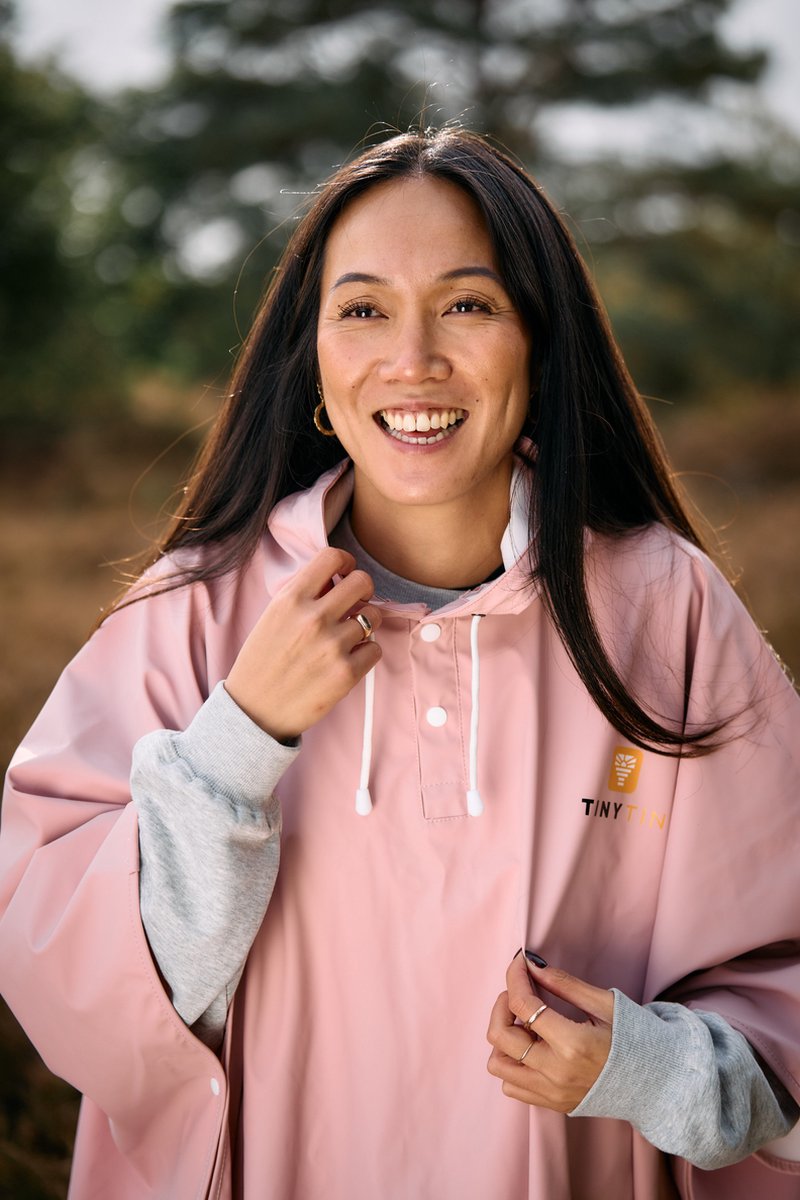 TinyTin Regenponcho Pale Pink – 100% Waterdicht & Ademend – Fietsponcho Dames & Heren – Lichtgewicht Outdoor Poncho met Opbergtas