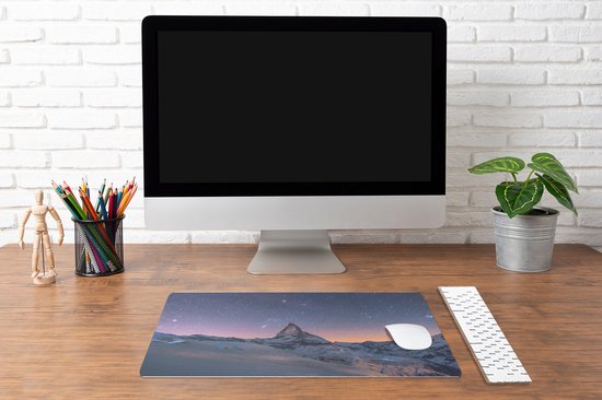 Bureau onderlegger 60x30 cm - Muismat Alpen - Sterrenhemel - Sneeuw - Bureaulegger xl - Desk mat beschermer - Computer muismatten