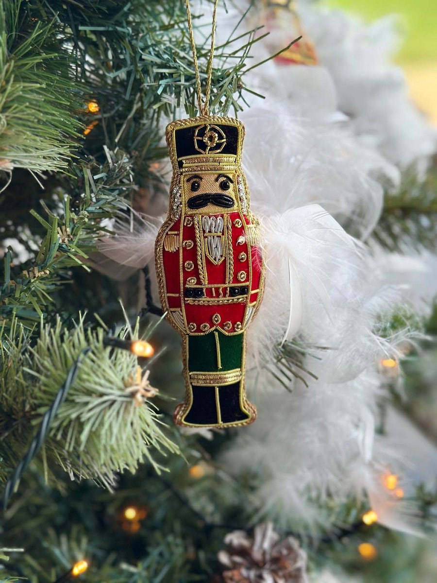 HEM Notenkraker Kerstbal – Kersthanger 14 cm – Luxe Ornament – Kerstdecoratie – Kerstfiguur Notenkraker voor in de Boom