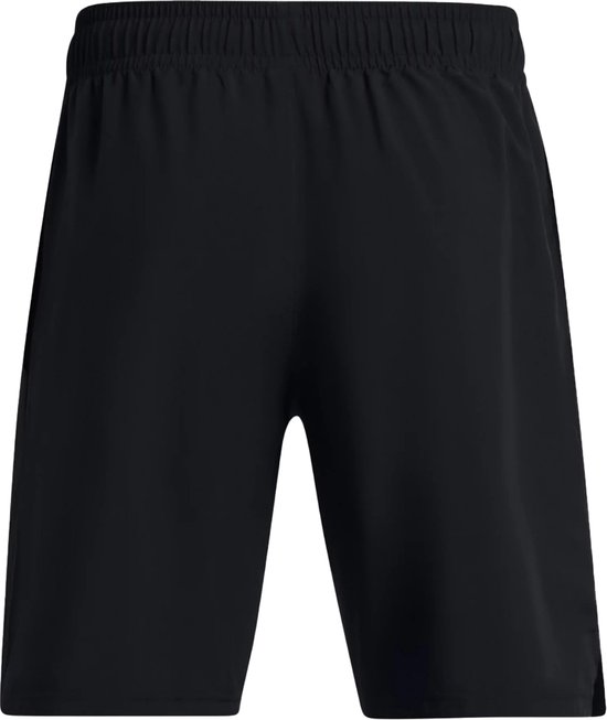 Zwarte korte broek met elastische tailleband en trekkoord.