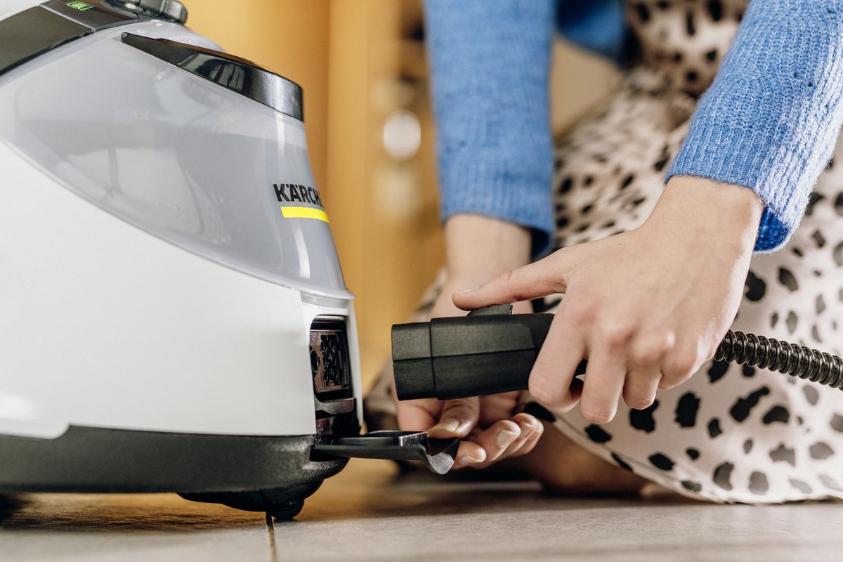 Kärcher SC 5 EasyFix Premium Iron stoomreiniger - Inc. strijkijzer - VapoHydro functie - 4.2 bar - Geschikt voor oa. badkamer - vloeren - opfrissen van tapijt - verwijdert vlekken zonder reinigingsmiddel – foto 2