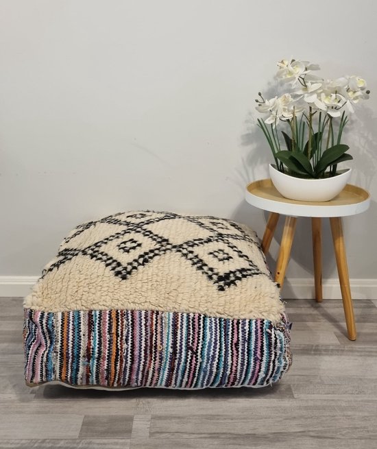 Prachtige Marokkaanse poef gemaakt van natuurlijk leer 100% handgemaakt in Fez. Multifunctioneel: stoel. Voetsteun. Tafel. Oosterse decoratie. Vulling niet inbegrepen. Bruin