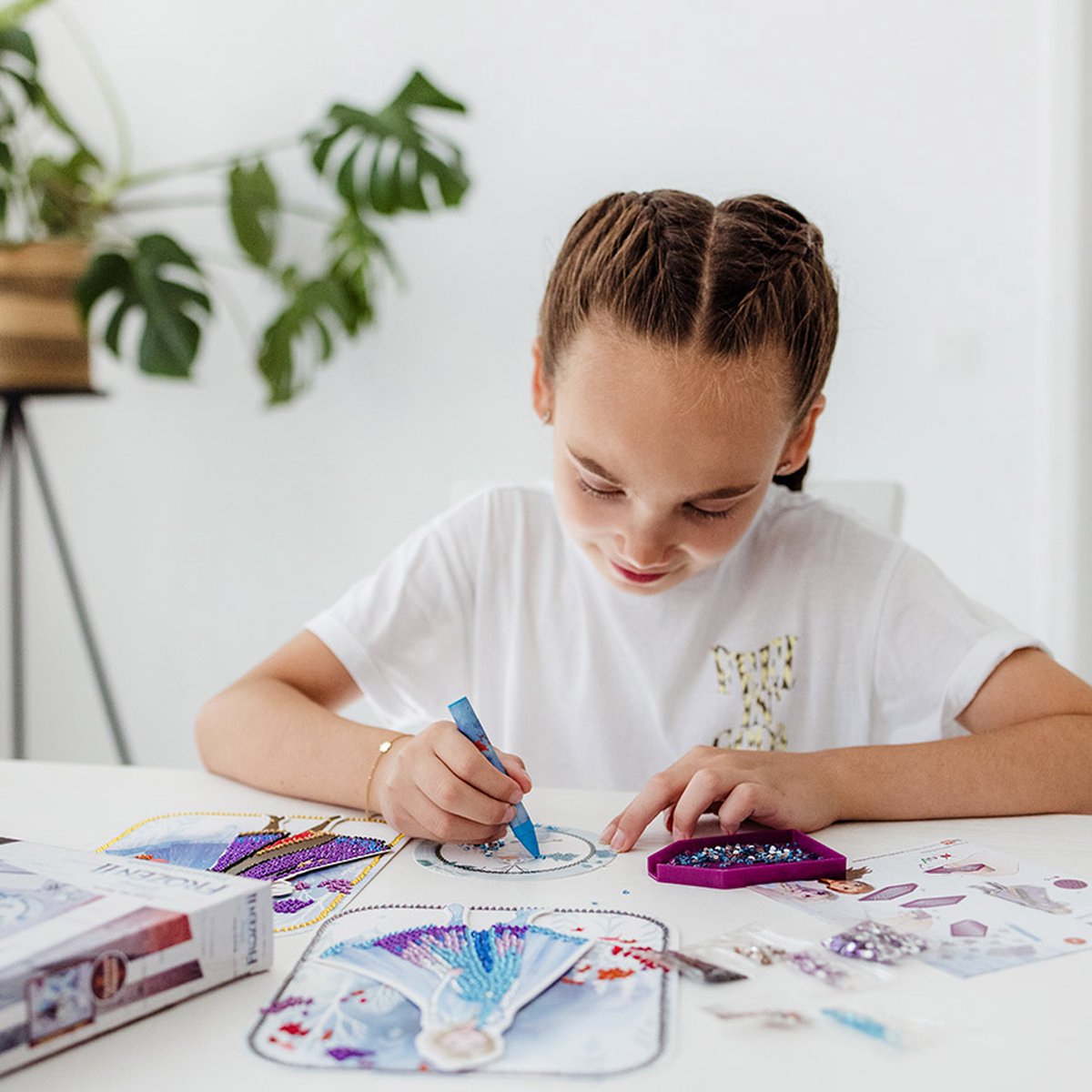 Disney Frozen Totum diamond painting knutselset speelgoed meisjes - Anna en Elsa prinsessen versieren met 1800+ strass steentjes knutselen creatief speelgoed — afbeelding 5