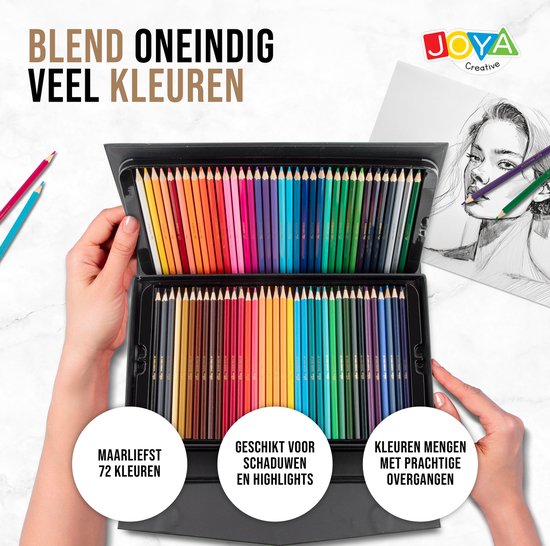 Twee handen houden een open zwarte doos met 72 Joya Creative kleurpotloden in regenboogvolgorde.