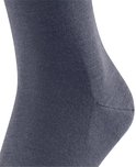 Détail d'une chaussette Falke Airport gris foncé avec bord-côte.